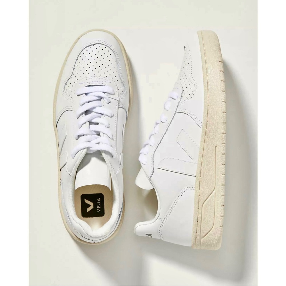 Veja V-10 Sneakers In Ivory White Size 39